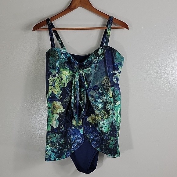 Togs Women's Multicolored Floral Swimsuit Size 14 - Picture 1 of 6
